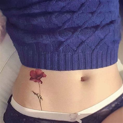 Tatuajes en el abdomen mujer